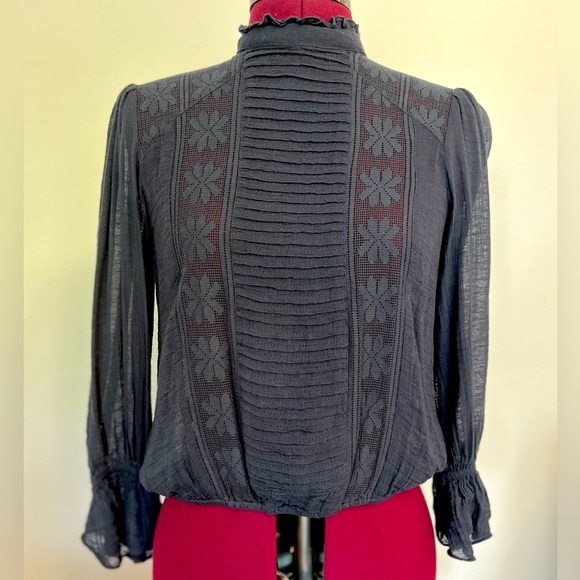 Free People Navy Blue Sheer Blouse w/Lace Flower Detail Size XS, Very Unique - Picture 2 of 9